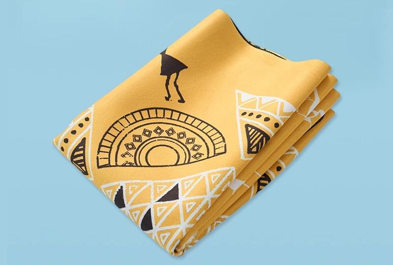 ヨガタオル レディース ゴム 滑り止め 超薄型 スエード調 厚さ1.5mm 軽量 折りたたみ ポータブル 旅行 ..