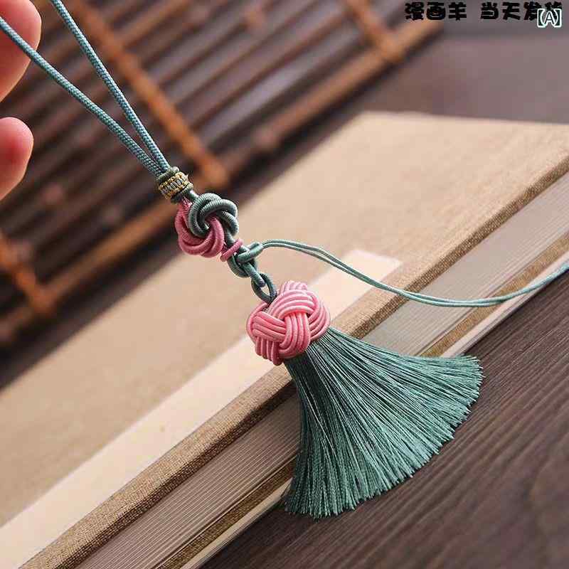 キーホルダー 中国結び 車用 カーアクセサリー タッセル 房飾り ストラップ ジルコニア ペンダント 縁起物 開運 鍵飾り