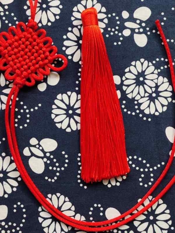 中国結び DIY 手作りキット 車載用 カーアクセサリー 材料 手芸 赤 組紐 タッセル フリンジ 自分で結ぶ 五帝銭 風水 開運 お守り