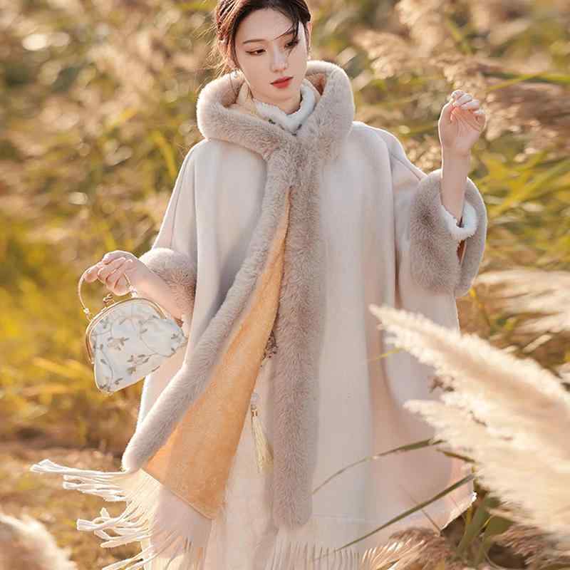 乐天商城 - ケープ レディース 結婚式 ウェディング ファー ポンチョ 裏起毛 厚手 大判襟 暖かい 防寒 メルトン調 秋冬 羽織り