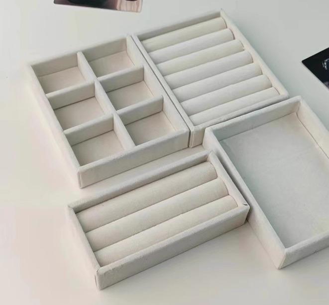 アクセサリーケース メンズ レディース ミニサイズ 指輪 ピアス イヤリング ジュエリー 小物 ディスプレイ 収納ボックス 引き出し 仕切り フランネル トレイ...