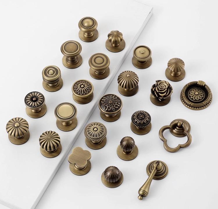 取っ手 扉 引き出し ハンドル 粘着式 貼るだけ 戸棚 クローゼット 冷蔵庫 ガラス扉用 球形 古銅 ブロンズ レトロ アンティーク 銅製 電気メッキ加工 つまみ
