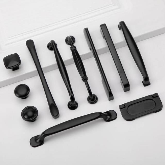 Rakuten - 取っ手 家具 ドア クローゼット ワインキャビネット 引き出し アルミ合金 欧風 モダン かわいい プルハンドル ブラック 玄関 リビング キッチン 扉 室内 おしゃれ インテリア