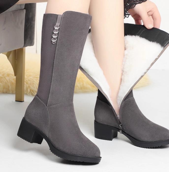 スノーブーツ レディース 女性用 スエード 牛革 ミドル丈 裏起毛 厚手 ムートン シープスキン一体型 防寒 保温 太ヒール ラウンドトゥ 普段使い 大きいサイズ 秋冬 快適 履き心地