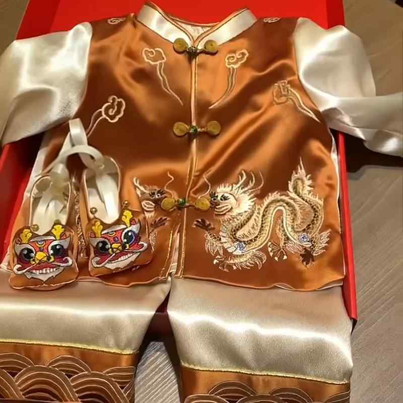 ベビー服 男の子用 赤ちゃん 中国風 中華 唐装 1歳 誕生日 百日祝い 満月祝い 選び取り 初節句 お正月 記念日 フォーマルウェア 刺繡 調 ポリエステル 混合素材 フェイクツーピース 長袖 ブラウン レッド