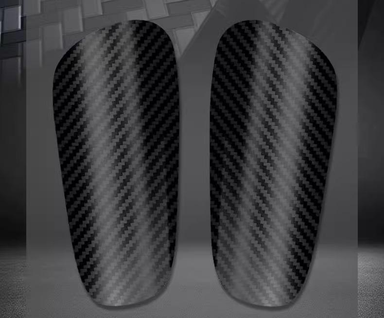 レガース 子供 サッカー キッズ ジュニア 男の子 女の子 大人 カーボンファイバー シンガード すね当て 軽量 薄型 プロ仕様 練習 試合 フットサル 保護 ソックス スリーブ