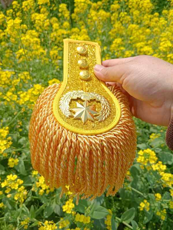 肩章 ゴールド 三つ星 楽隊服 鼓笛隊 儀仗隊 コスプレ 舞台 演出 イベント 衣装 ユニフォーム ミリタリ..