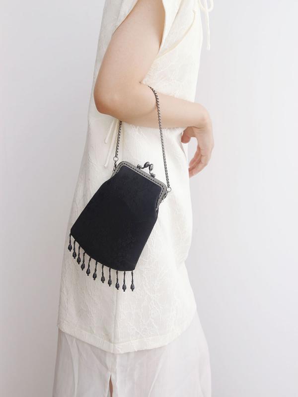 ・柄: 無地・スタイル: 中国風・形状: 貝殻形・状態: 新品・詳細: タッセル・カラー展開: ブラック（長短チェーン付き）、ホワイト（長短チェーン付き）・適用シーン: 日常・裏地素材: 綿・持ち手タイプ: ソフトハンドル・バッグ硬度: 中程度の柔らかさ・スタイル名: ハンドバッグ・ショルダーバッグ・バッグサイズ: 小・スタイル名: がま口バッグ