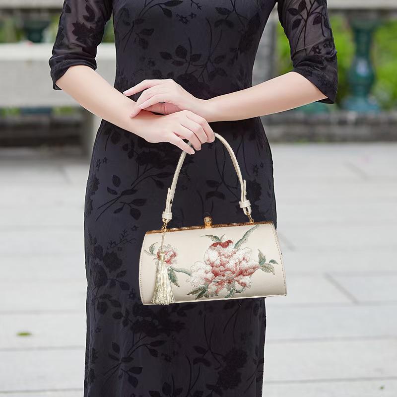 Other - バッグ レディース 手刺繍 刺しゅう 中国風 チャイナドレス フォーマル パーティーバッグ 宴会 結婚式 チェーンショルダー ハンドバッグ ミニ 鞄 口金 フェイクレザー ホワイト ブラック 春夏
