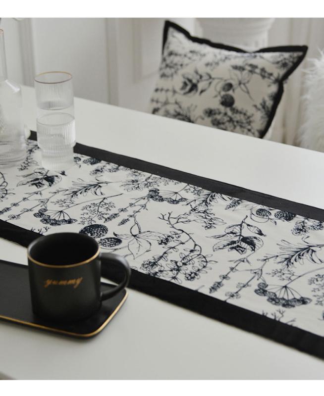 テーブルランナー おしゃれ フレンチ 北欧 レトロ アンティーク ライトラグジュアリー モノトーン 植物花柄 食卓 チェストカバー 布製 インテリア 来客用 普段使い アイボリー