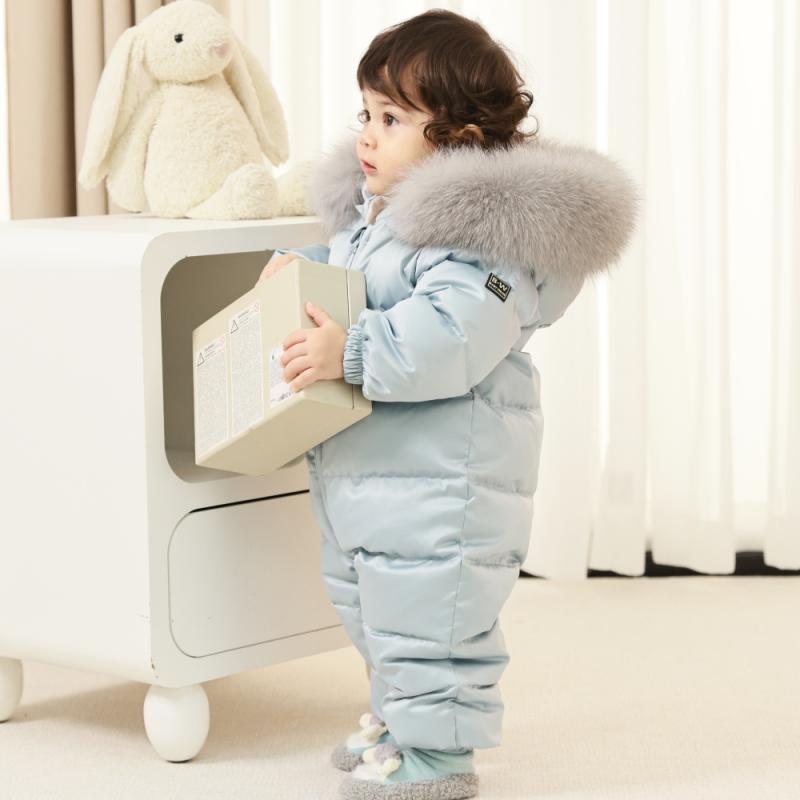 ・スタイル: カジュアル・ダウン含有量: 90%・素材: ポリエステル・ダウン率: 90%以上95%未満・詰め物: ダウン・対象年齢: 新生児、3ヶ月、6ヶ月、9ヶ月、12ヶ月、18ヶ月、2歳、3歳・等級: Aクラス・帽子: 取り外し可能・...