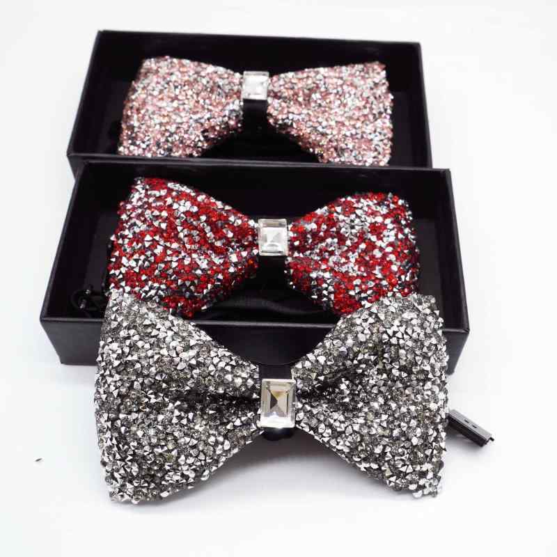 ・主な素材: 蚕糸・柄: 無地・スタイル: 韓国・カラー展開: 紫、シルバーグレー、シルバー、ブルー、ゴールド、レッド、ブラック、ピンク、ピュアブラック、マルチカラー、グリーン、ゴールドレッド、ホワイト・裏地素材: 混紡・加工: プリント