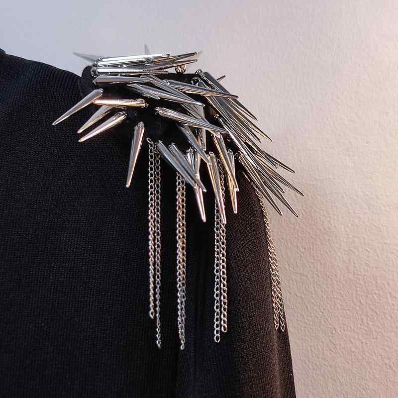肩章 ブローチ メンズ 男性用 韓国 鋲 フリンジ チェーン パンク 個性的 演出 舞台 ステージ イベント ..