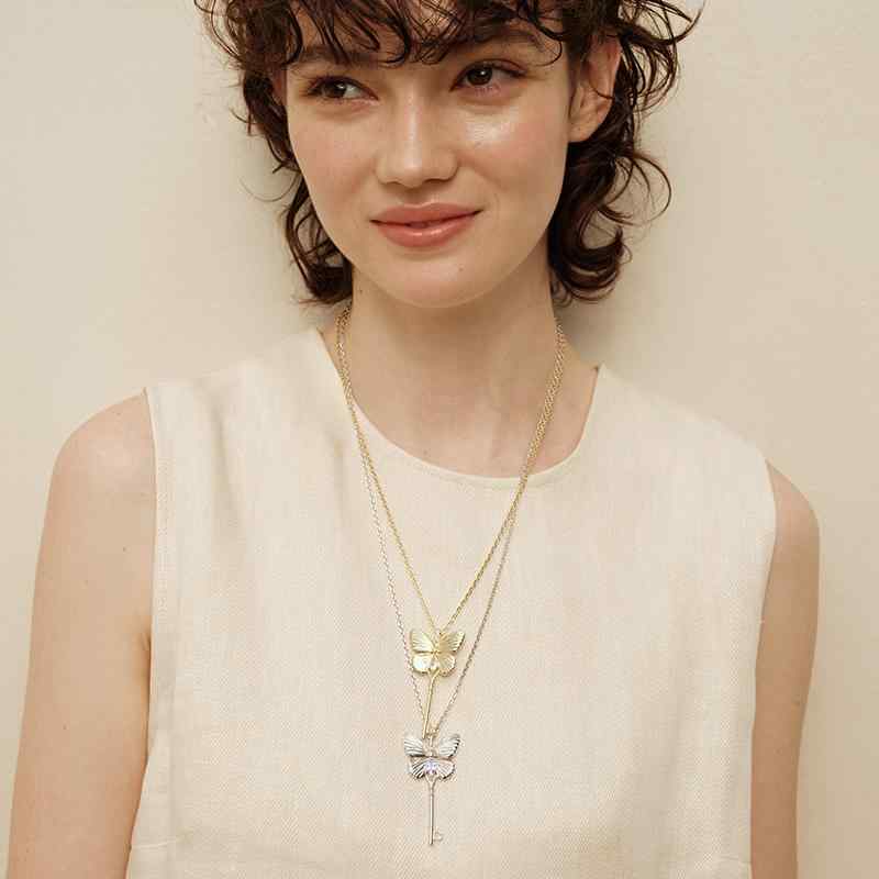 ネックレス レディース 女性用 ゴールド プラチナカラー ジルコニア 蝶 バタフライ 鍵 キー モチーフ ..