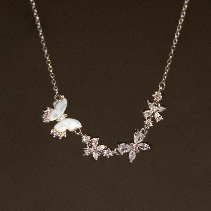 ネックレス レディース 白蝶貝 マザーオブパール 蝶 チョウチョ シンプル 個性派 上品 エレガント 華奢..