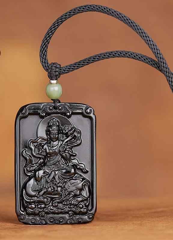 アクセサリー ペンダント おしゃれ メンズ レディース 黒 干支 守護本尊 守り神 大日如来 虚空蔵菩薩 辰年 スクエア 民族風 開運 お守り ファッション 普段使い 光沢 ビーズ 装飾 ブラック