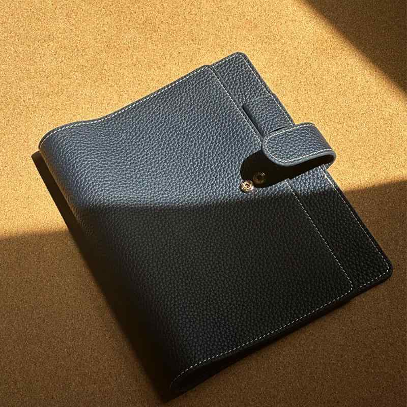 ブックカバー おしゃれ ギフト 手帳 A5 牛革 レザー ソフト レトロ シンプル ペンホルダー スナップ ボ..