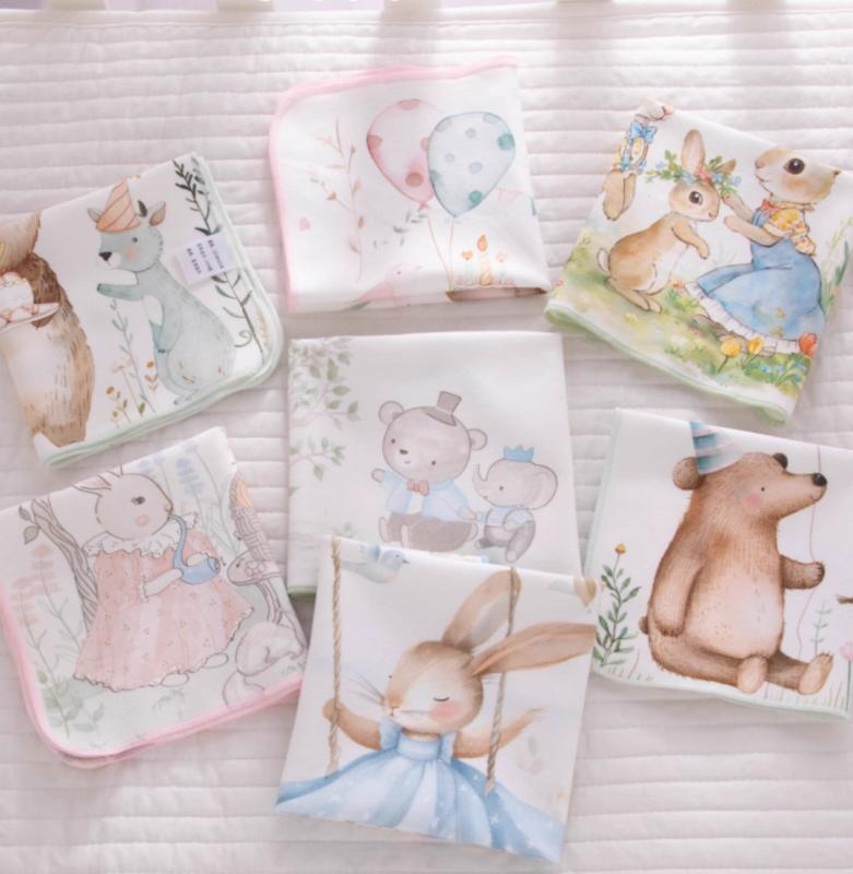 ・寸法: 25x25cm・カラー展開: 25x25cm ブルースカートうさぎ3枚組, 25x25cm グリーンスカートうさぎ3枚組, 25x25cm ピンクスカートうさぎ3枚組, 25x25cm HAPPYベア3枚組・対象年齢: 新生児, ...