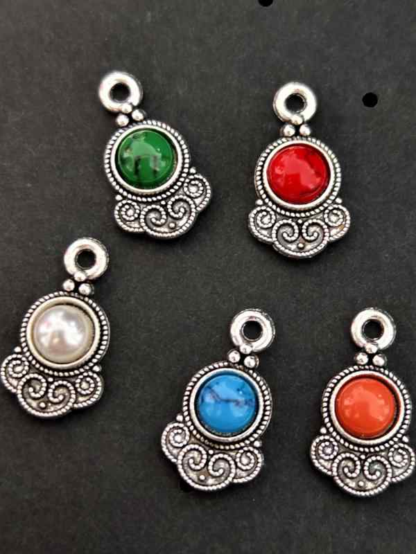 アクセサリーパーツ モンゴル族 ヘッドドレス イヤリング ピアス ヘアアクセサリー シルバー調 ペンダントチャーム ストラップ 合金 DIY ハンドメイド エスニック 民族調 レトロ ホワイト レッド ブルー 材料 パーツ