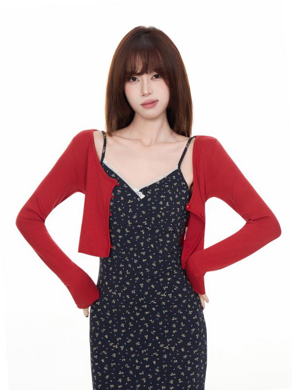 ニットカーディガン レディース 赤 ピュアセクシー 美白効果 スタイルアップ 着痩せ ショート丈 韓国 長袖 ラウンドネック ボタン付き 無地 リブ袖口 羽織り アウター 着回し抜群 普段使い カジュアル 秋