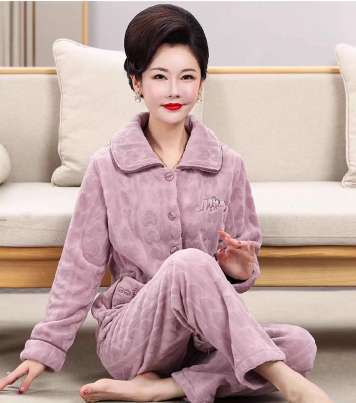 ・スタイル: シンプル・詳細: 刺繡柄・パンツ丈: ロング・素材: フランネル、ポリエステル・対象: ミドル・シニア層女性・ウエスト: ゴム・着用シーン: カジュアル・袖丈: 長袖・裏地素材: ポリエステル・ネックライン: 襟付き・パンツシ...