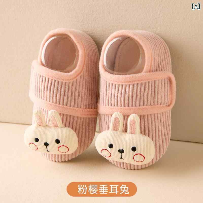 ベビー ファーストシューズ 男の子 女の子 秋冬 あったか 保温 厚手 もこもこ やわらか底 滑り止め付き ルームシューズ 室内履き フロアソックス 靴下 動物柄 クッション性 2