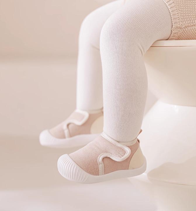 ベビー ファーストシューズ 男の子 女の子 秋冬 面ファスナー ルームシューズ 室内履き 保温 冷え対策 快適 柔らかい底 滑り止め ゴム底 よちよち歩き靴 赤ちゃん靴