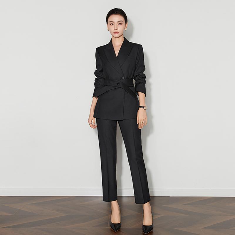 スーツ レディース 秋冬 黒 ダブルブレスト ジャケット テーパードパンツ スリムフィット ウエストマーク ポリエステル素材 通勤 ビジネス オフィス フォーマル 上品 きれいめ スタイルアップ 着痩せ効果