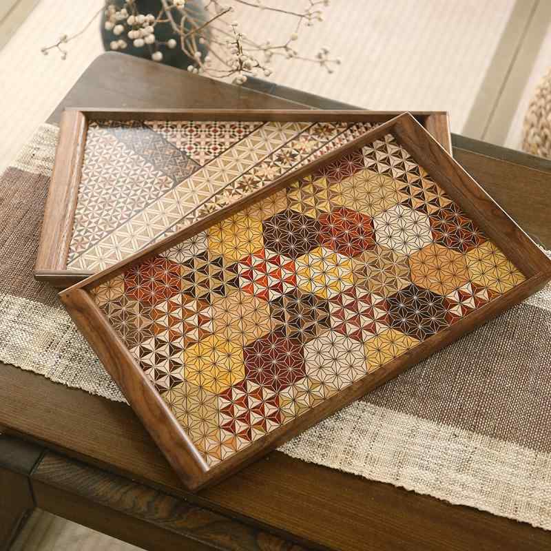 お盆 日本 寄木細工 長方形 木製 トレー 無垢材 手作り ハンドメイド 滑り止め加工 和風 レトロ アンティーク 食事用 ティータイム 来客用 カフェ 大型 普段使い 伝統工芸 小寄木 亀甲柄 防滑 膳