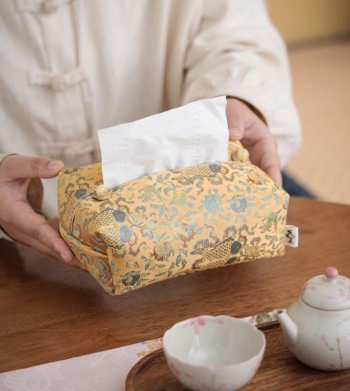 ティッシュケース 錦織り ゴールド 金糸刺繡 布製 綿麻 ファブリック 長方形 和風 中華風 光沢感 おしゃれ レトロ アンティーク 茶室 リビング 居間 卓上 車載 ティッシュボックス 収納カバー インテリア