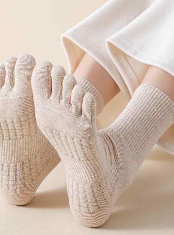ソックス レディース 五本指 無縫製 ミドル丈 綿 コーマ綿 防臭 抗菌 水虫対策 吸汗速乾 滑り止め スポ..