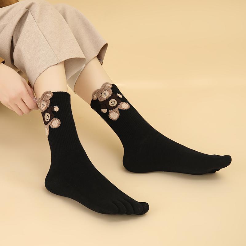 ソックス レディース 五本指 ハイソックス 秋冬 あったか 保温 もこもこ コットン 綿 伸縮性 普段使い トレンド 花柄 くま柄 新年 お正月 快適 通気性 レッド ブラック ブラウン