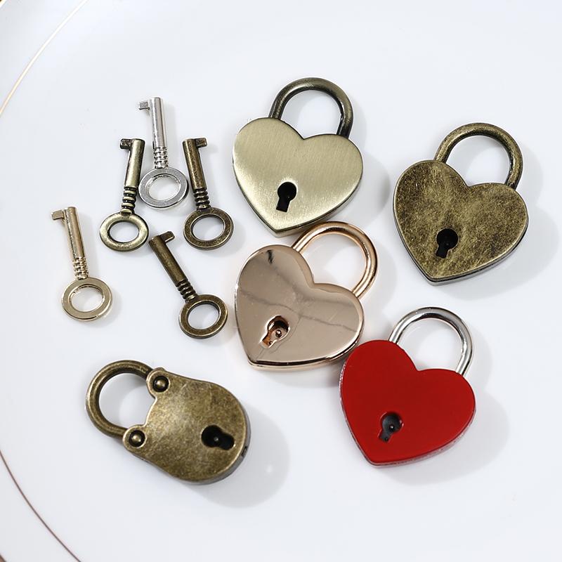 南京錠 かわいい ハート型 ミニ 小型 家庭用 学生寮 ロッカー 荷物用 収納ボックス 鍵 ロック 防犯 ゴ..
