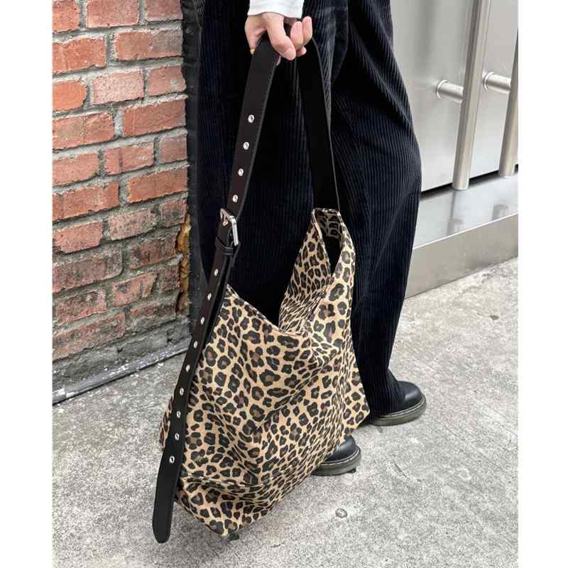 バッグ レディース 秋冬 レトロ ヒョウ柄 斜め掛け ワンショルダー バケット トート 大容量 通勤 普段使い 旅行 布製 ポリエステル マグネット開閉 おしゃれ