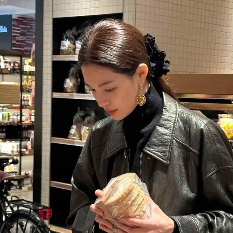 ヘアアクセサリー レディース シュシュ ヘアゴム 髪飾り レースフリル 花モチーフ 布製 ポニーテール ..