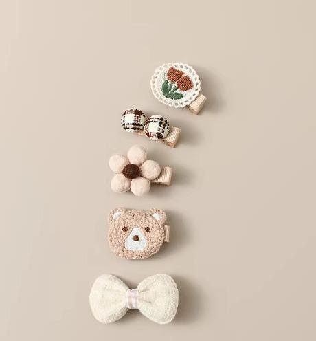・スタイル: 韓国系・性別: 女性・カラー展開: 花/うさぎ、ハート/リボン、きのこ/うさぎ、クマ/ボタン、クマ/刺繍花