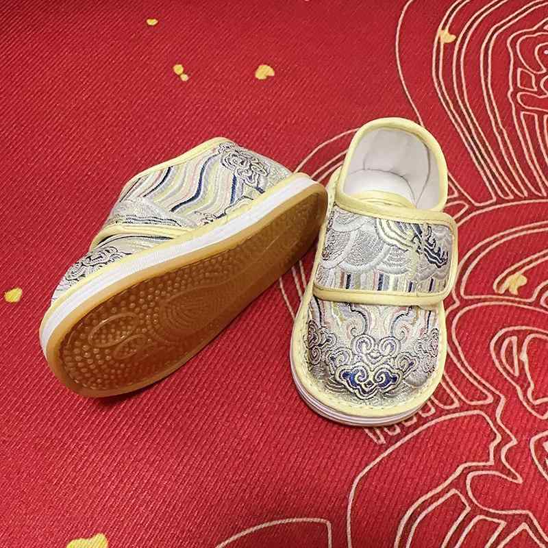 ベビーシューズ 男の子 1歳 誕生日 選び取り 布製 ソフトソール 中国古風 漢服 唐装 三層底 ソール 柔らかい 軽量 記念撮影 伝統行事 唐装カラー 春秋
