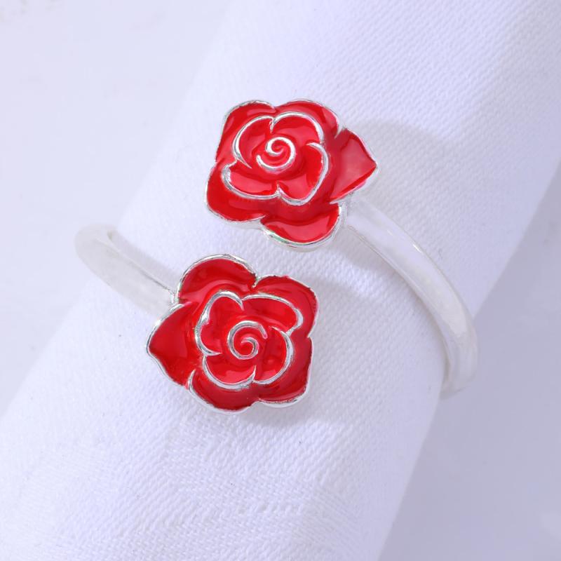 ナプキンリング 薔薇 バラ ローズ 花 フラワー ホルダー バックル 留め メタル 電気メッキ加工 結婚式 ホテル レストラン レッド イエロー ゴールド 高級感 華やか 卓上 テーブルコーディネート 洋風 装飾