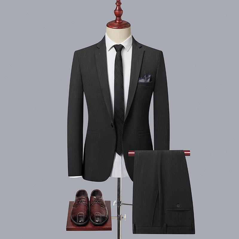 ・スタイル: ビジネス、フォーマル、カジュアル・フロント: シングル1つボタン・襟: ピークドラペル・ベント: センターベント・シルエット: スリム・厚み: 普通・素材: レーヨン26%（混紡生地）・ディテール: 装飾タブ・仕様: 接着芯仕様・カラー展開: ブラック、ライトグレー、ダークグレー・サイズ展開: M、L、XL、2XL、3XL、4XL