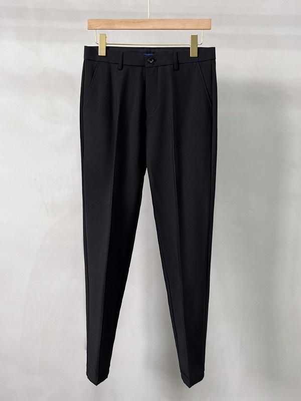 ・カテゴリ: ビジネスカジュアルパンツ・スタイル: きれいめカジュアル・シルエット: テーパード・丈: ロング、9分丈・股上: ミドルライズ・前開き: ファスナー・生地の厚さ: 薄手・柄: 無地・対象: 青年・主な素材: ポリエステル 95...