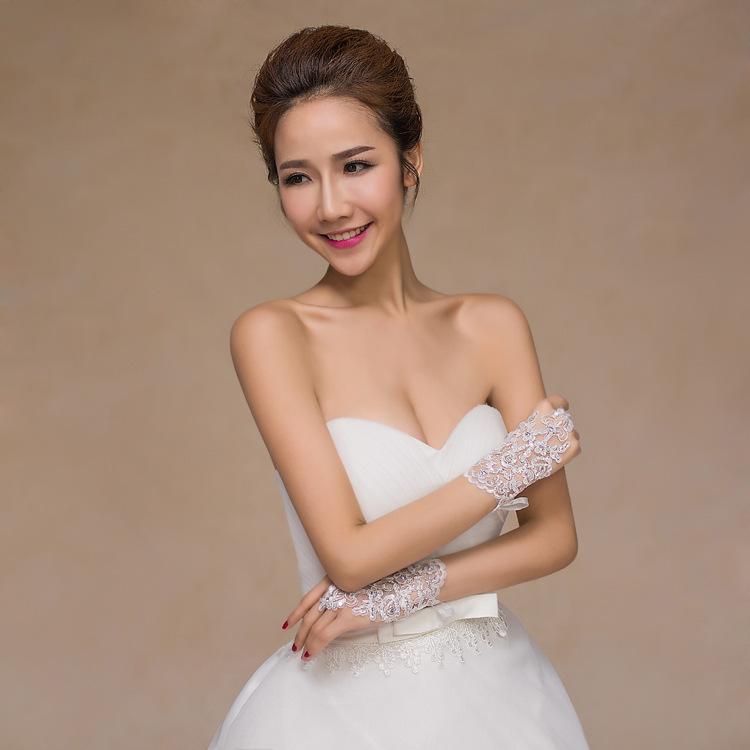 手袋 レディース 結婚式 ウェディング 披露宴 フィンガーレス 指掛けタイプ レース ビーズ刺繍 ビーズ ショート丈 高級感 上品 華やか エレガント 春夏秋 レッド ホワイト ベージュ