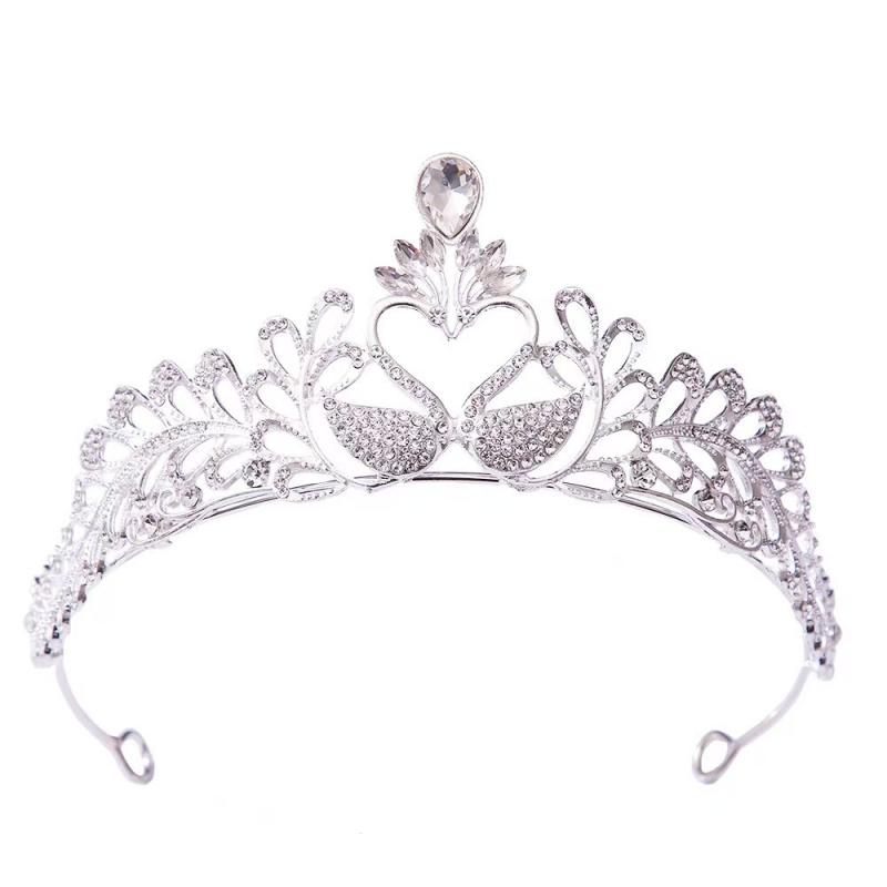 ティアラ キッズ 女の子 髪飾り 王冠 カチューシャ ヘアアクセサリー プリンセス 発表会 結婚式 誕生日 ジルコニア ラインストーン クリスタル キラキラ 合金 ヘッドドレス コーム フォーマル 小物 シルバー かわいい 高級感 華やか ビジュー