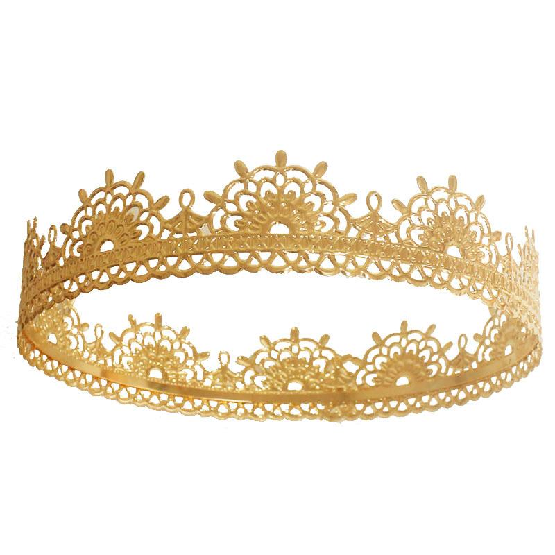 王冠 メンズ レディース ティアラ プリンス フルクラウン ヘッドドレス ヘアアクセサリー 金属製 電気メッキ加工 結婚式 誕生日 パーティー 高級感 ゴージャス アンティーク調 欧米風 キラキラ ゴールド シルバー