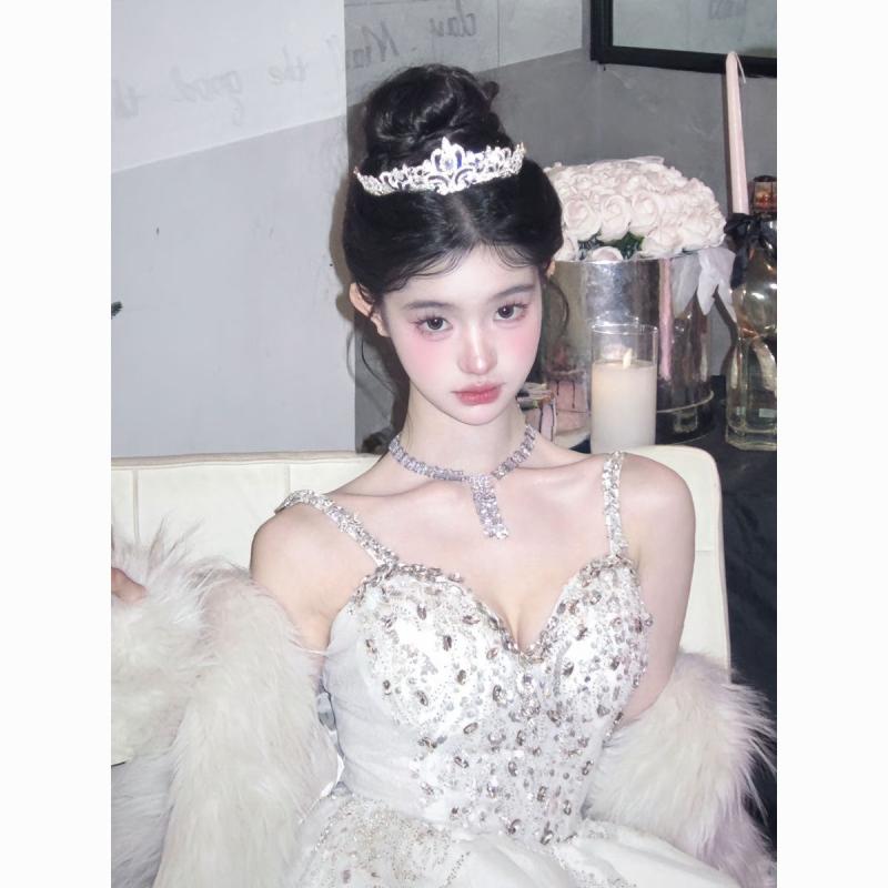 ティアラ レディース ヘアアクセサリー クラウン 王冠 プリンセス クリスタル 水晶 髪飾り ヘッドドレ..