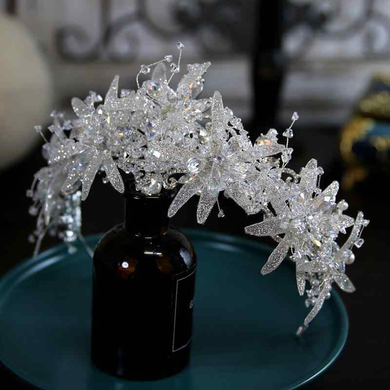 ティアラ レディース 王冠 髪飾り ヘアアクセサリー 韓国 ブライダル 花嫁 結婚式 ウェディング パーティー シルバー クリスタル ビジュー 合金 電気メッキ加工 華やか エレガント 高級感 ハンドメイド 上品