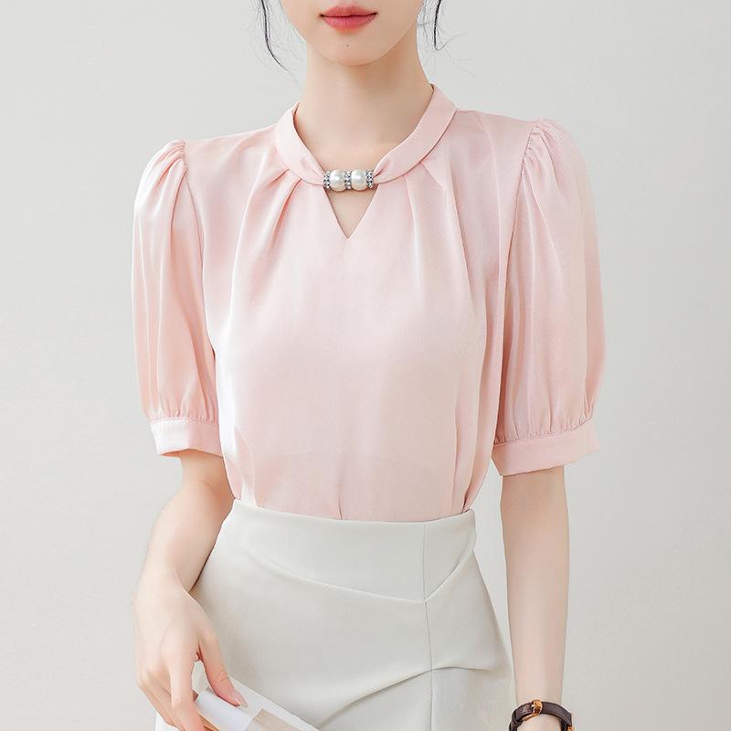 ブラウス レディース シャツ 半袖 サテン とろみ スタンドカラー ビーズ ホルターネック フレンチスタイル 上品 エレガント オフィス 通勤 春夏 トップス 清潔感 きれいめ フェミニン オフホワイト ピンク 光沢感