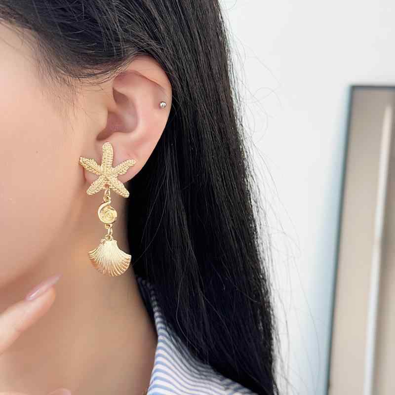 ・カテゴリ: ピアス・スタイル: レトロ、文芸レトロ・素材: 合金・加工: メッキ・モチーフ: 動物、ヒトデ、貝殻・カラー: ゴールド・対象: レディース