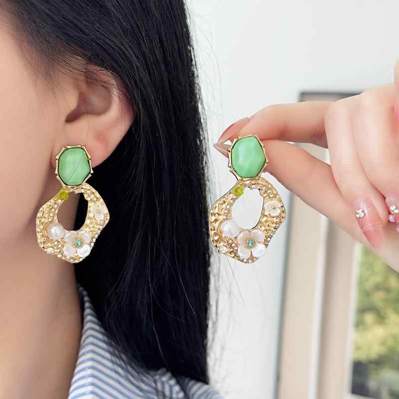 耳飾り レディース ピアス フラワー モチーフ 花 宮廷風 レトロ アンティーク風 ジルコニア ビジュー 高級感 パール パール ゴールド 電気メッキ加工 合金 華やか きれいめ 上品 普段使い 結婚式 パーティー フォーマル アクセサリー ジュエリー お