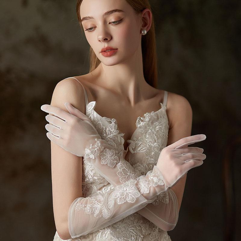 手袋 レディース ウェディンググローブ ブライダル 結婚式 ロング チュール シースルー 透け感 花モチーフ レース メッシュ 韓国スタイル フレンチ おしゃれ かわいい 高級感 清楚 上品 白 ホワイト パーティー 発表会 指あり