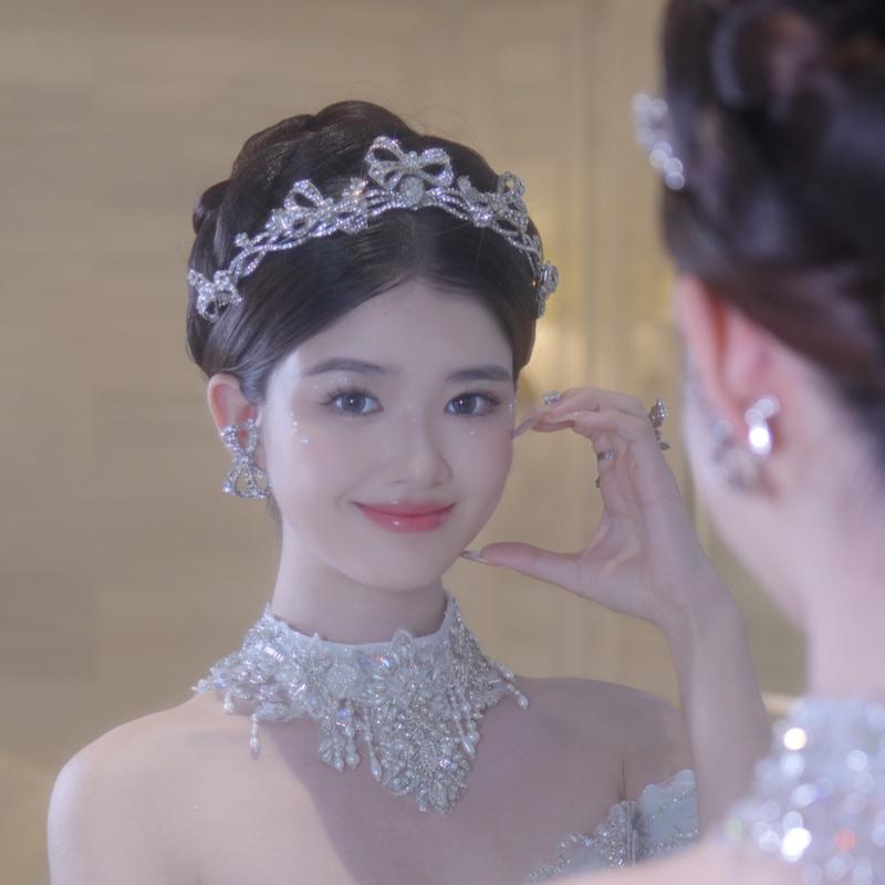 ヘッドドレス レディース 王冠 ティアラ 髪飾り ヘアアクセサリー ブライダル ウェディング 花嫁 結婚..